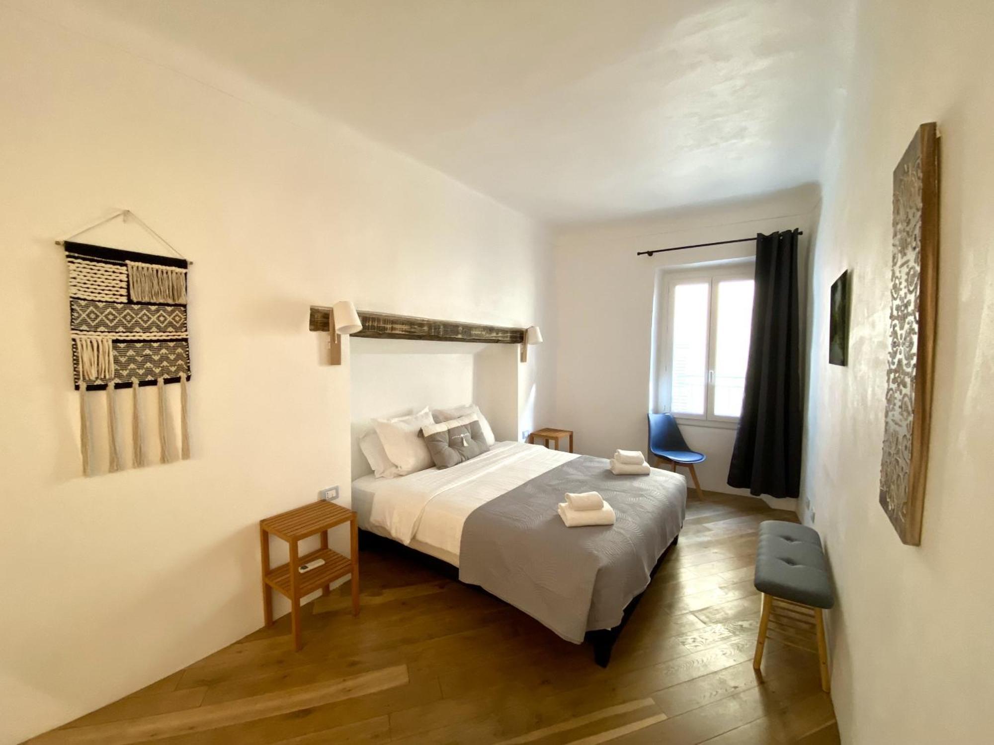 Le Bougainvillier Menton Vieille Ville Pokoj fotografie